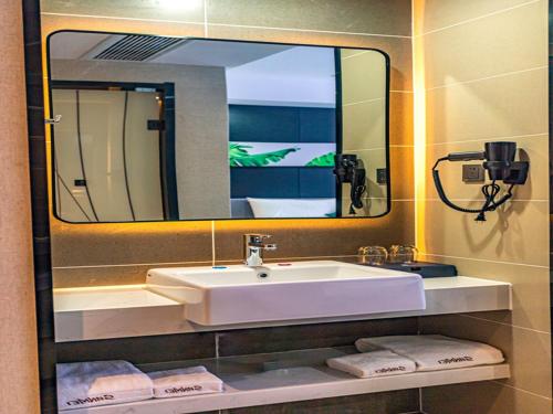 Imagen de la habitación del Hotel Thank Inn Plus Zhuji Jiyang Street Small Commodity Wholesale Market. Foto 19