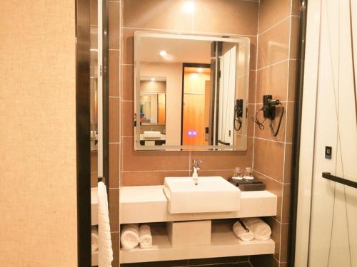 Imagen de la habitación del Hotel Thank Inn Zaozhuang Tengzhou Jinghe Road Zhenai Mall. Foto 13