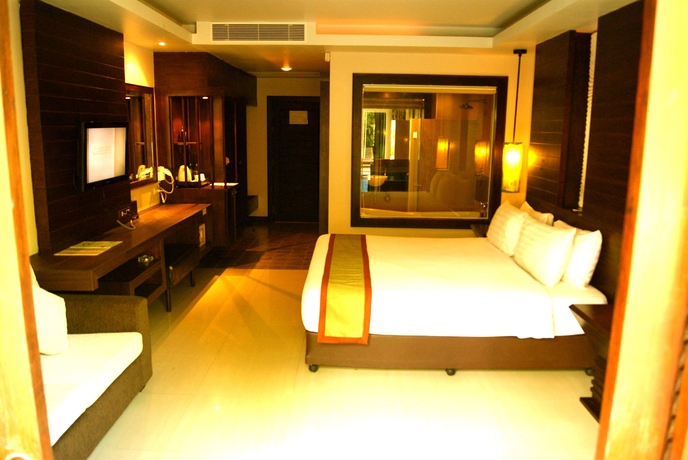 Imagen de la habitación del Hotel Thanthip Beach Resort. Foto 7