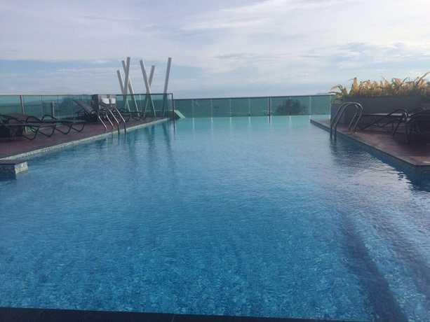Imagen de la piscina del Hotel Thanyalak At The Gallery Condominium. Foto 17
