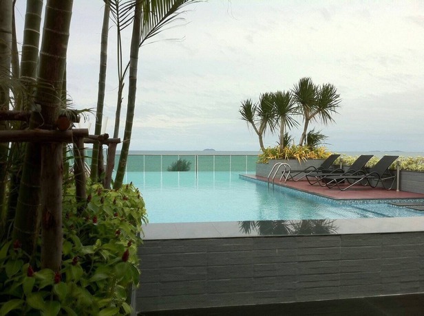 Imagen de la piscina del Hotel Thanyalak At The Gallery Condominium. Foto 19