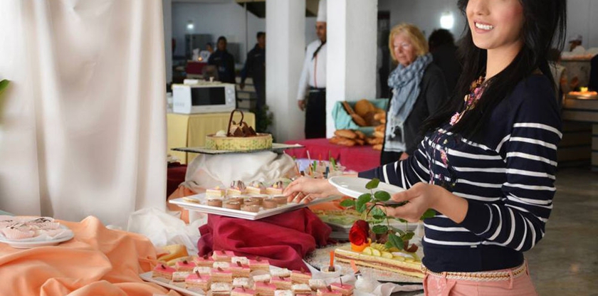 Imagen del bar/restaurante del Hotel Thapsus Beach Resort. Foto 3