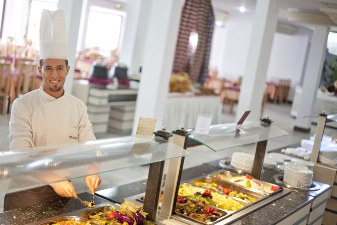 Imagen del bar/restaurante del Hotel Thapsus Beach Resort. Foto 4