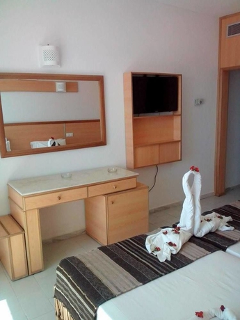 Imagen de la habitación del Hotel Thapsus Beach Resort. Foto 7