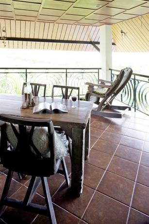 Imagen de la habitación del Hotel Thara Bayview Villa. Foto 4