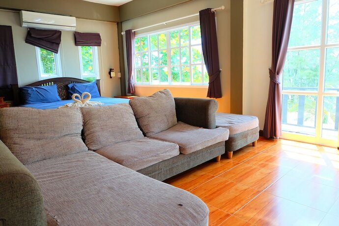 Imagen general del Hotel Tharadol Beach Resort. Foto 5