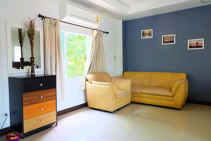 Imagen general del Hotel Tharadol Beach Resort. Foto 6