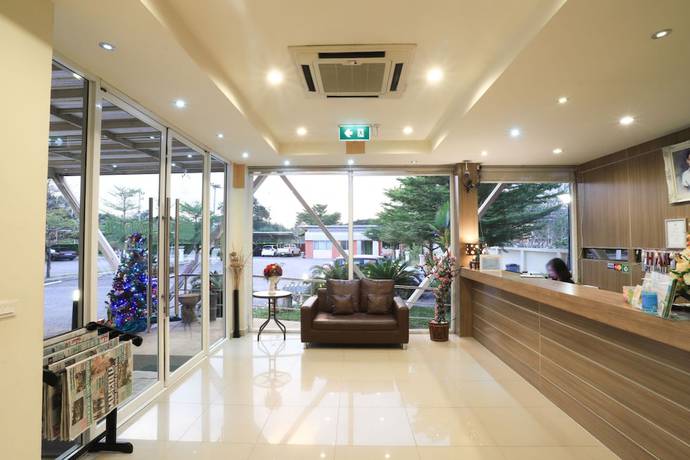 Imagen de los interiores del Hotel Tharakiree Place. Foto 19