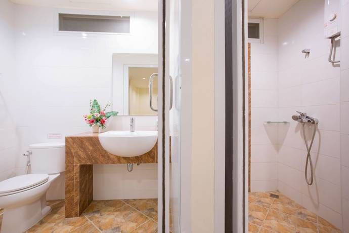 Imagen de la habitación del Hotel Tharakiree Place. Foto 6