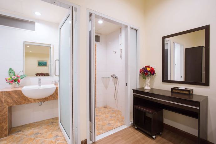 Imagen de la habitación del Hotel Tharakiree Place. Foto 14