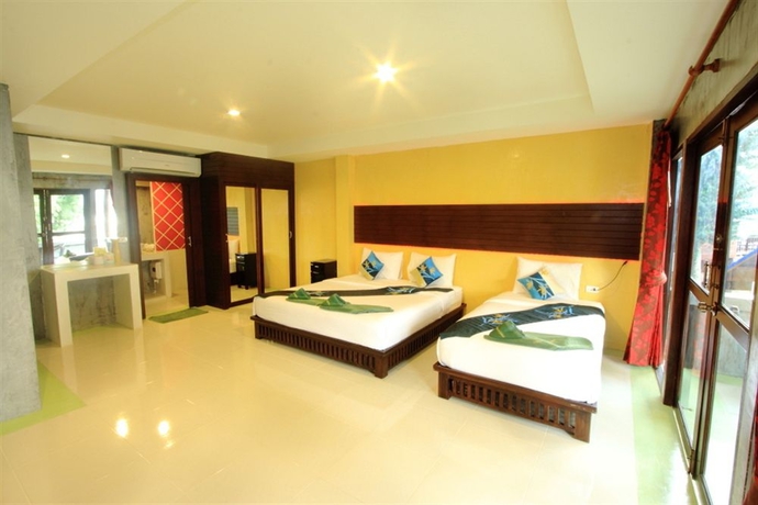 Imagen de la habitación del Hotel Tharathip Resort. Foto 9