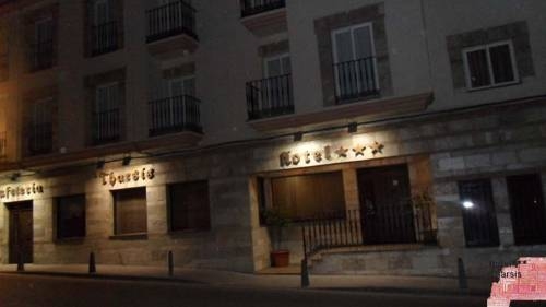 Imagen de los exteriores del Hotel Tharsis. Foto 9