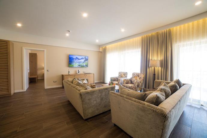 Imagen de la habitación del Hotel Thassos Grand Resort. Foto 6