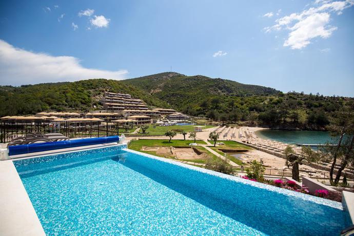 Imagen de la piscina del Hotel Thassos Grand Resort. Foto 25