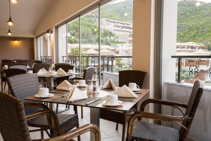 Imagen del bar/restaurante del Hotel Thassos Grand Resort. Foto 5