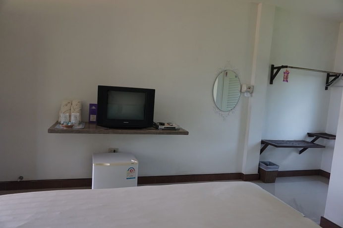 Imagen de la habitación del Hotel Thatphanom Place. Foto 14