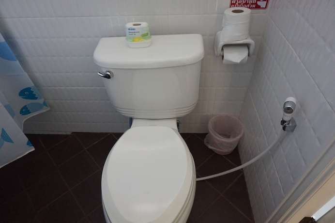 Imagen de la habitación del Hotel Thatphanom Place. Foto 16