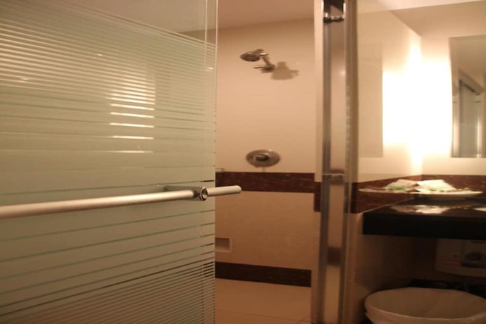 Imagen de la habitación del Hotel Thatphanom River View. Foto 15