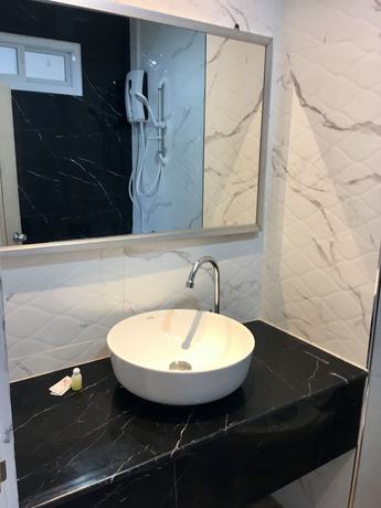 Imagen de la habitación del Hotel Thawat. Foto 5