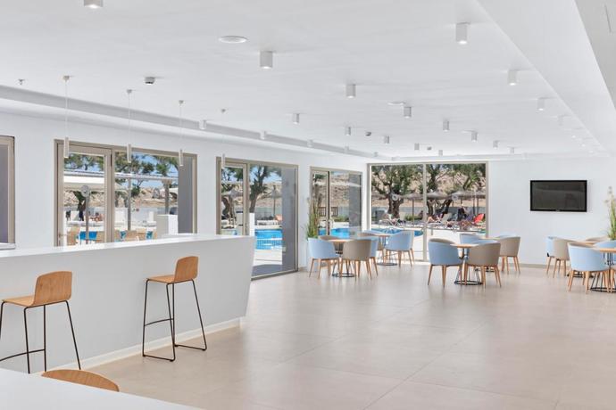 Imagen de los interiores del Hotel Thb Cala Lliteras. Foto 35