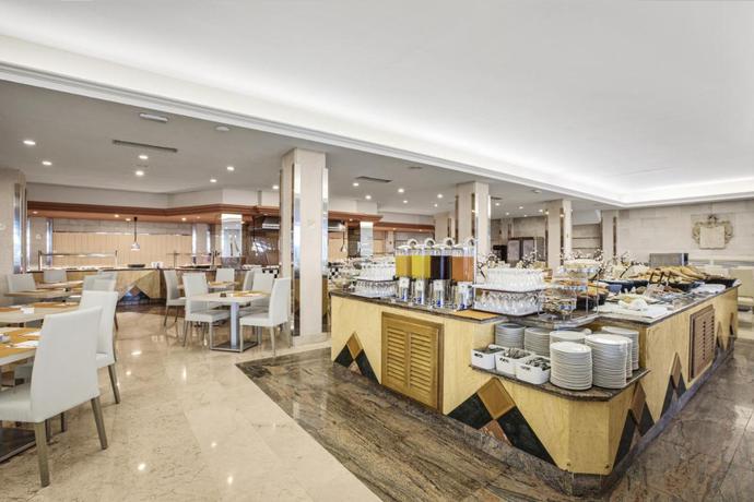 Imagen del bar/restaurante del Hotel Thb El Cid - Adults Only. Foto 2