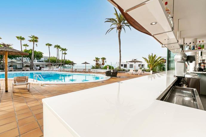 Imagen de la piscina del Hotel Thb Flora. Foto 11