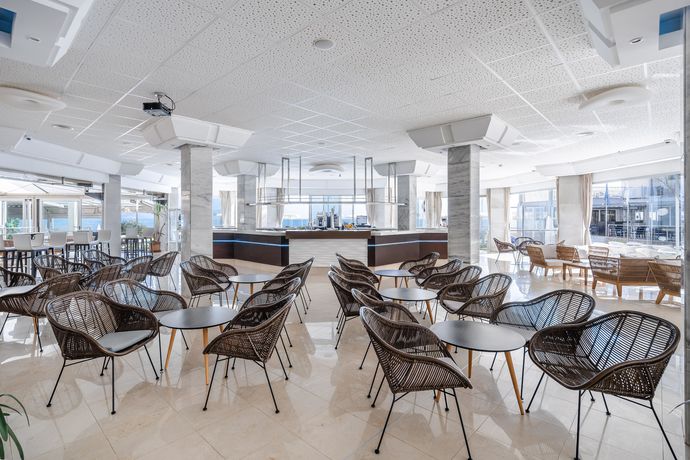 Imagen del bar/restaurante del Hotel Thb Gran Bahia and Apartments. Foto 2