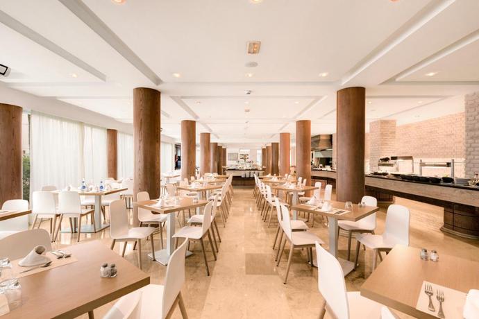 Imagen del bar/restaurante del Hotel Thb Gran Playa - Adults Only. Foto 2