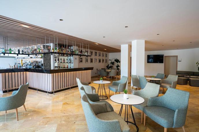 Imagen del bar/restaurante del Hotel Thb María Isabel - Adults Only. Foto 3