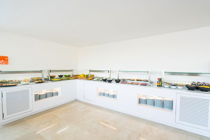 Imagen del bar/restaurante del Hotel Thb Naeco Ibiza - Adults Only. Foto 3