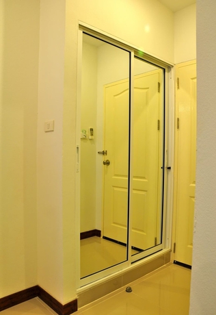 Imagen de la habitación del Hotel The 1 Place Khonkaen. Foto 6