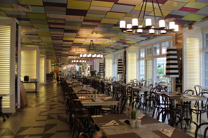 Imagen del bar/restaurante del Hotel The 1o1 Bogor Suryakancana. Foto 11