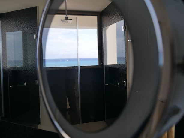 Imagen de la habitación del Hotel The 5th Avenue. Foto 14