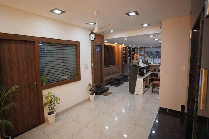 Imagen general del Hotel The 7 Seas. Foto 9