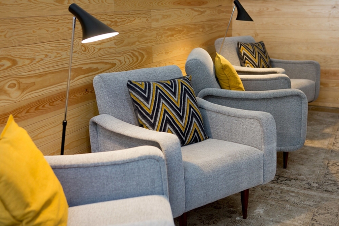 Imagen del bar/restaurante del Hotel The 8 Downtown Suites. Foto 6