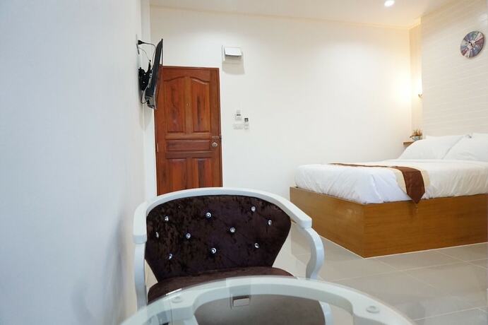 Imagen general del Hotel The Aam Resort Bang Sa-Re. Foto 6