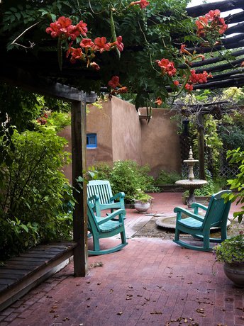 Imagen de la habitación del Hotel The Abiquiu Inn. Foto 2