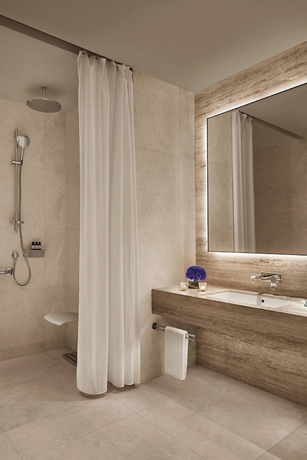 Imagen de la habitación del Hotel The Abu Dhabi Edition. Foto 15