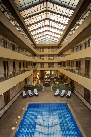 Imagen de la piscina del Hotel The Acacia and Spa Goa. Foto 13