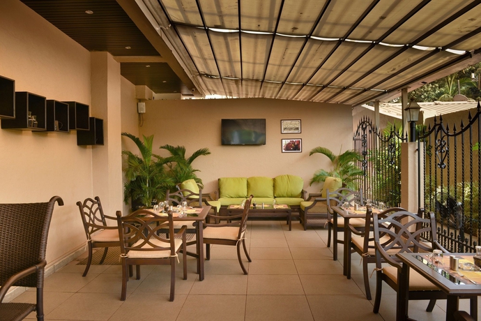 Imagen del bar/restaurante del Hotel The Acacia and Spa Goa. Foto 1