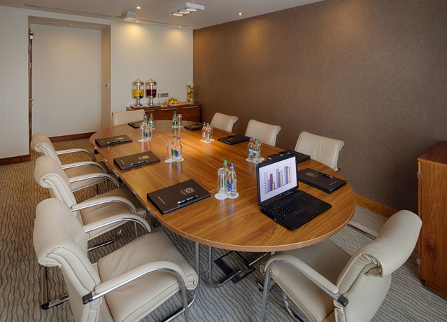 Imagen de los interiores del Hotel The Address Citywest. Foto 14