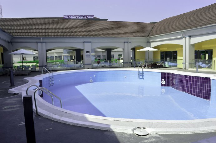 Imagen de la piscina del Hotel The Addrex And Suites Aba. Foto 8