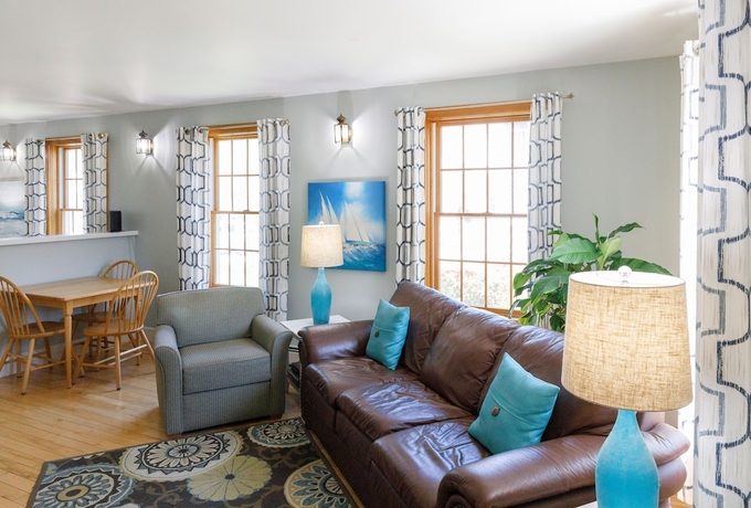 Imagen del bar/restaurante del Hotel The Admiral\'s Inn Resort. Foto 2