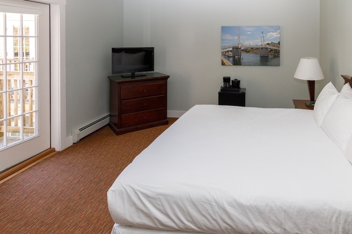 Imagen de la habitación del Hotel The Admiral\'s Inn Resort. Foto 13