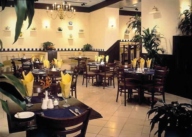 Imagen del bar/restaurante del Hotel The Adolphus, Autograph Collection. Foto 4