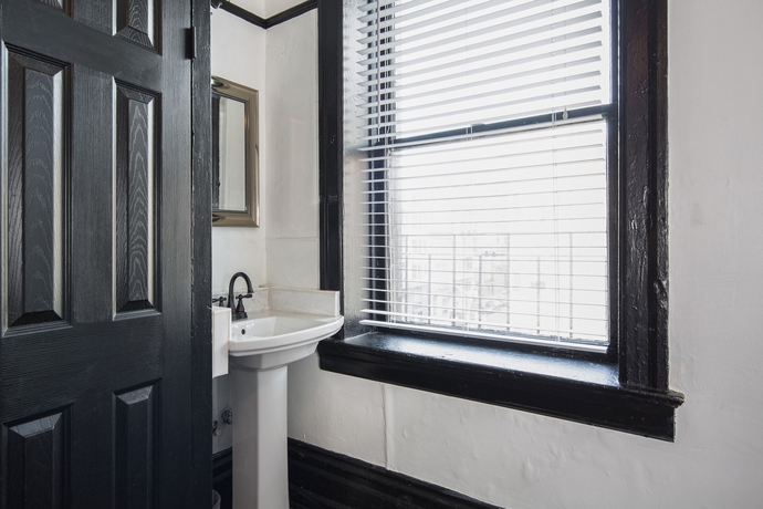 Imagen de la habitación del Hotel The Adrian. Foto 3