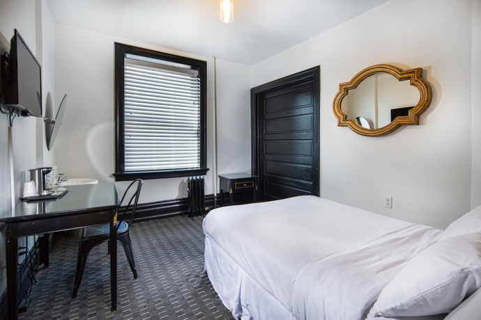 Imagen de la habitación del Hotel The Adrian. Foto 4