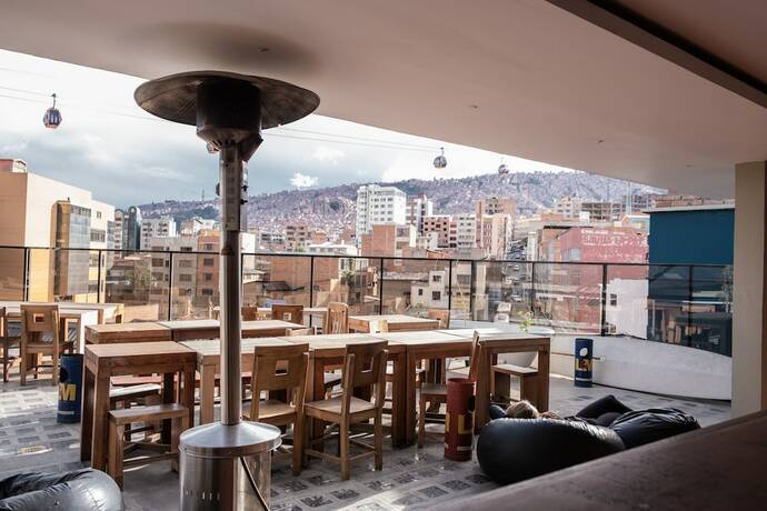 Imagen general del Hotel The Adventure Brew Hostel. Foto 9