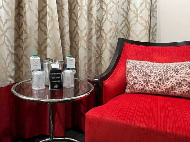 Imagen de la habitación del Hotel The Ahern Luxury Boutique. Foto 11