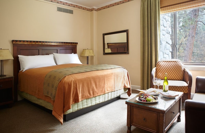 Imagen de la habitación del Hotel The Ahwahnee. Foto 11